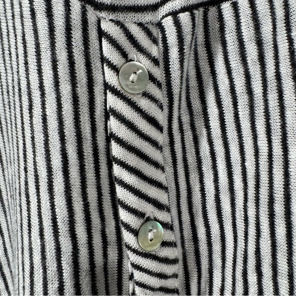 2/$35 Adrienne Vittadini linen Tunic 3/4 long sleeve black white striped sweater - Picture 8 of 11